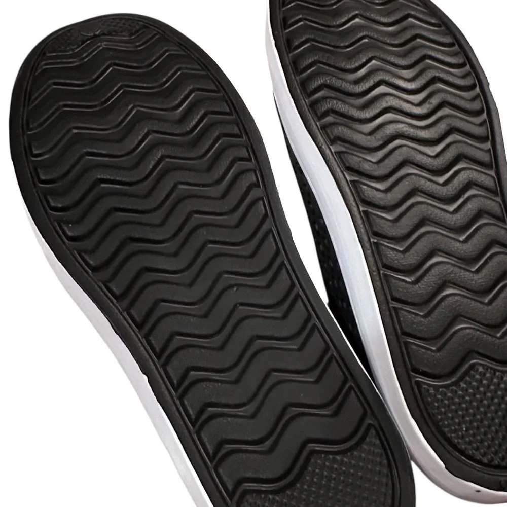 London Fog Men’s Bately Slip On Water Sneakers Shoes NWT Size 10